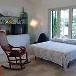 Leziedipiero شقة